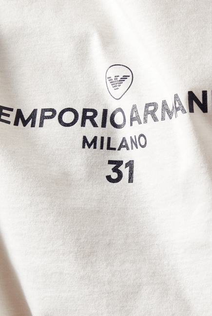 تي شيرت بشعار الماركة وعبارة Milano 31